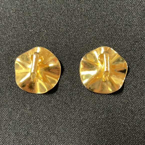 Avon Green Wavy Disc Clip-On Earrings - Picture 5 of 7